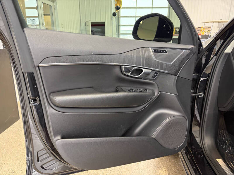 2020 Volvo XC90 T5 Momentum