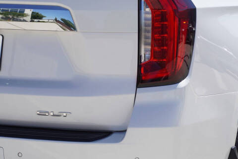 2023 GMC Yukon SLT