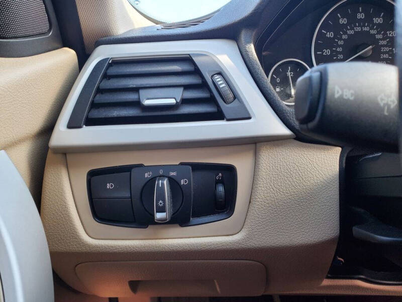 2016 BMW 3 Series 320i