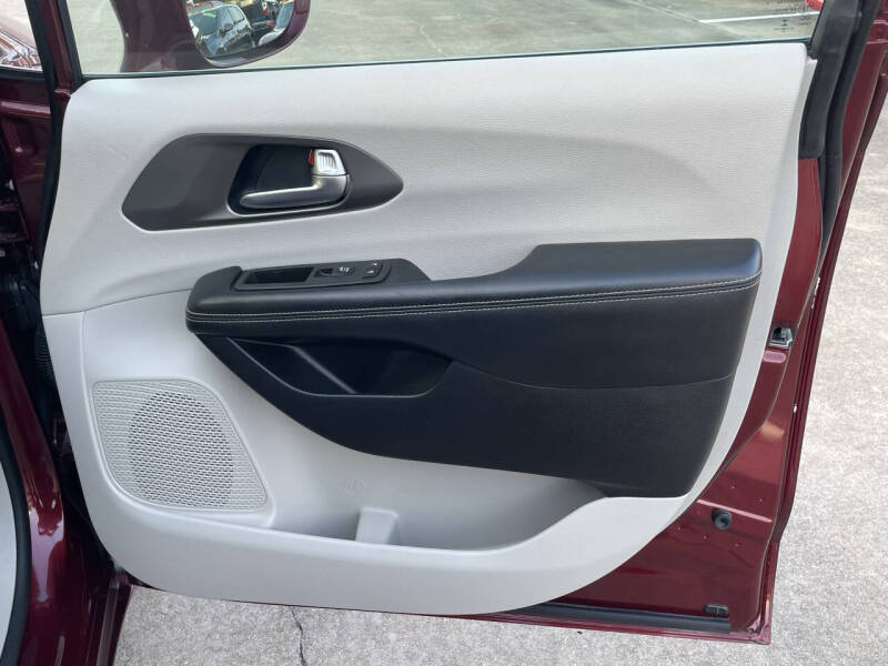 2021 Chrysler Pacifica Touring L