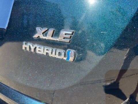 2017 Toyota RAV4 Hybrid XLE