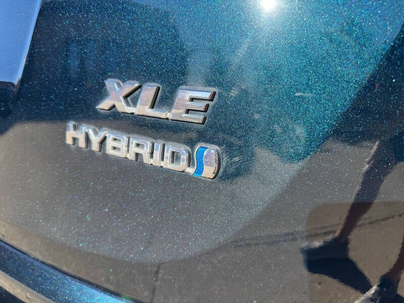 2017 Toyota RAV4 Hybrid XLE
