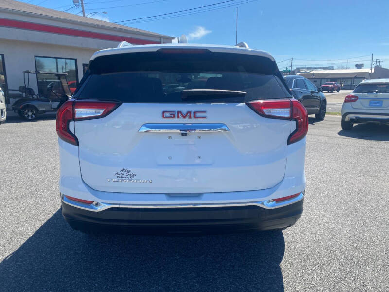 2023 GMC Terrain SLT