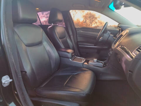 2015 Chrysler 300 Limited