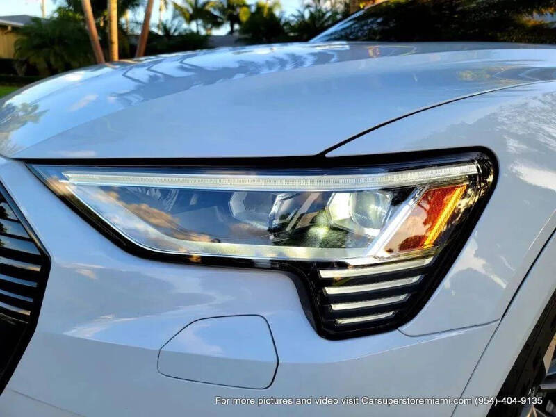 2021 Audi e-tron quattro Premium Plus