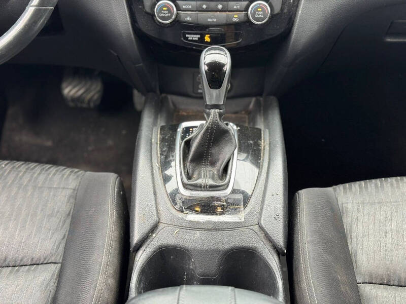 2017 Nissan Rogue SV