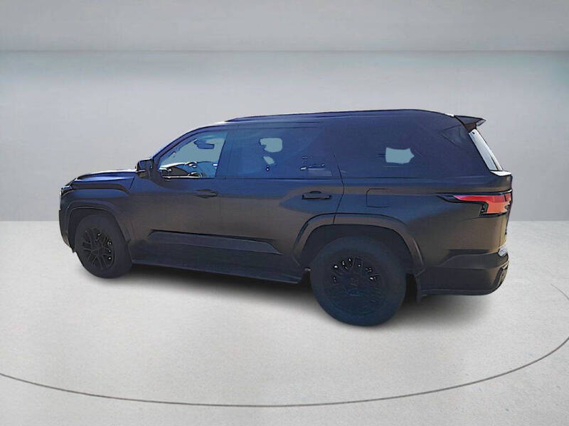 2024 Toyota Sequoia SR5