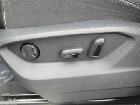 2025 Volkswagen Atlas SE