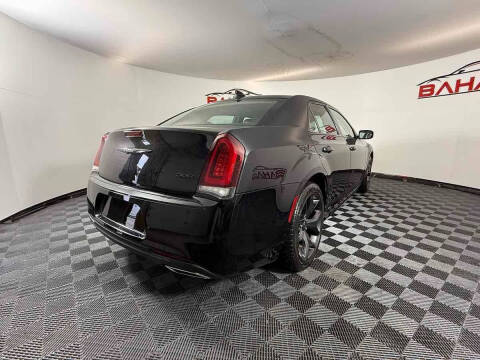 2021 Chrysler 300 Touring L