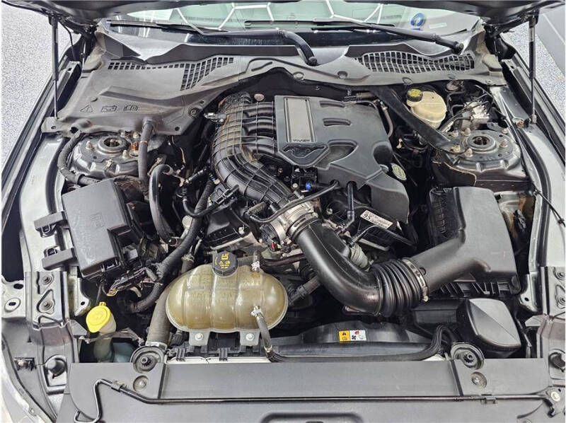 2016 Ford Mustang V6