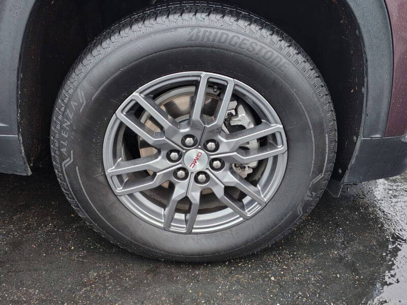 2025 GMC Acadia Elevation