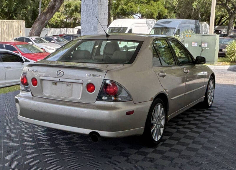2005 Lexus IS 300