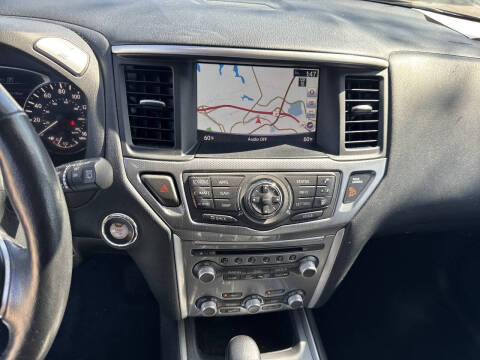 2020 Nissan Pathfinder SL