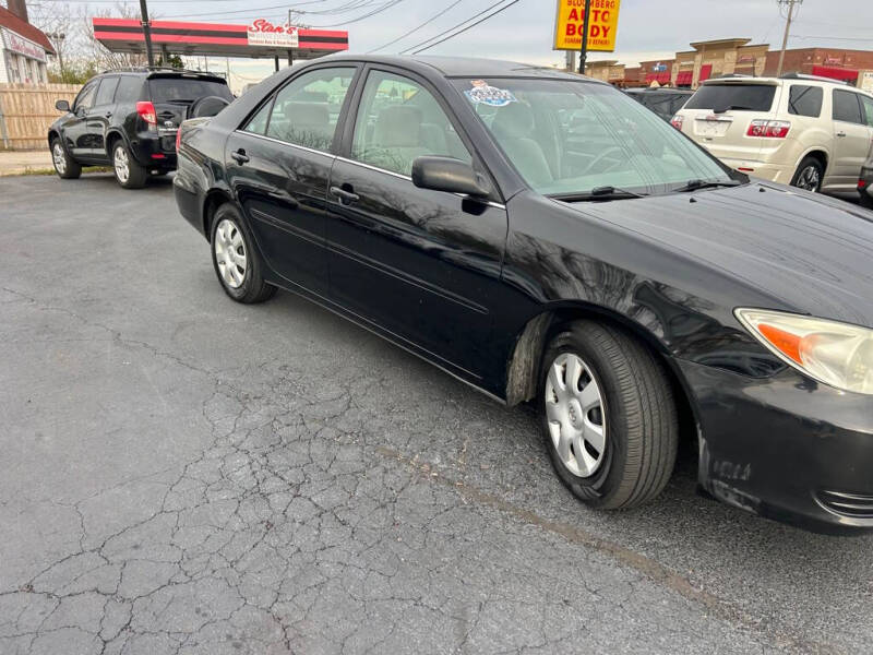 2004 Toyota Camry LE photo 3