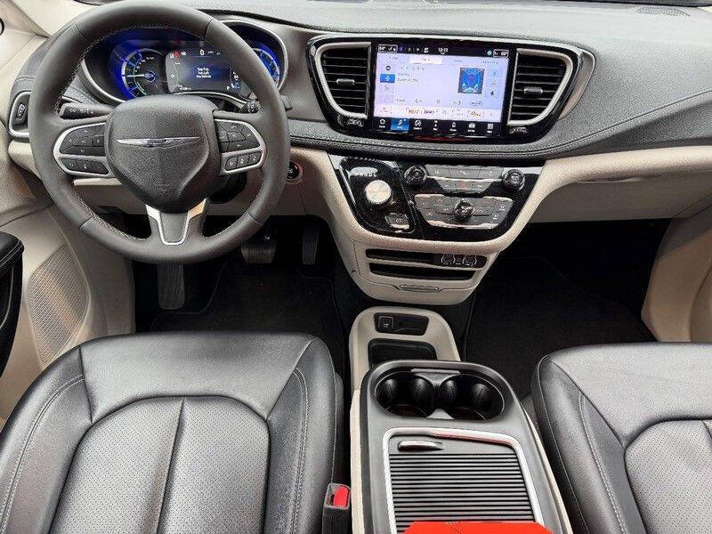 2024 Chrysler Pacifica Plug-In Hybrid