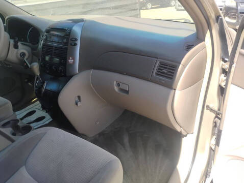 2006 Toyota Sienna LE 7 Passenger