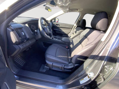 2025 Nissan Pathfinder S