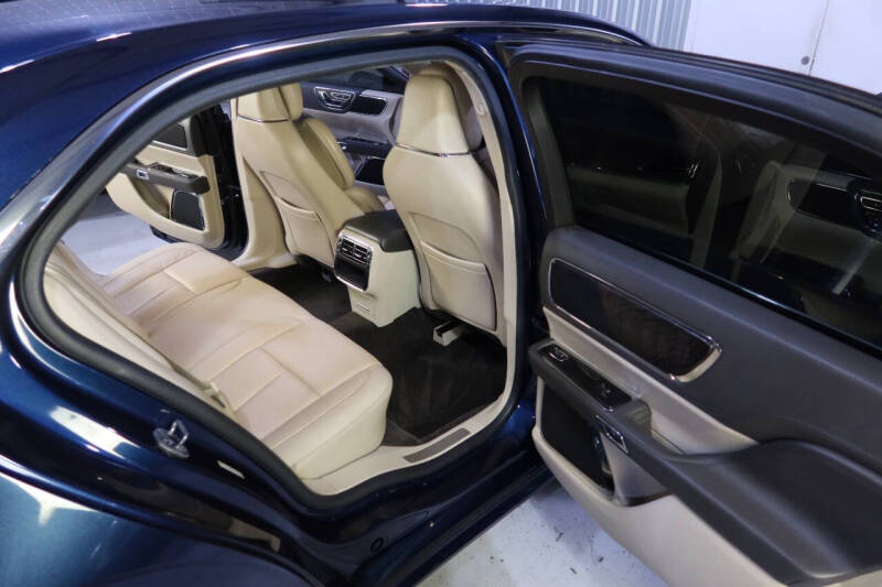 2017 Lincoln Continental Select