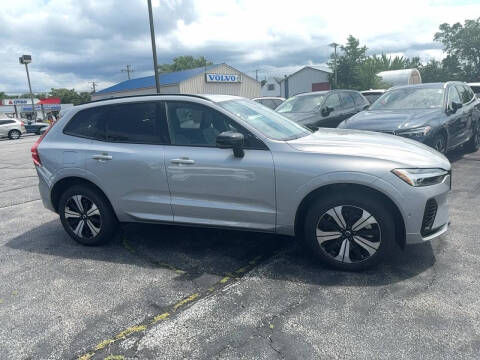 2025 Volvo XC60 T8 Plus Dark Theme