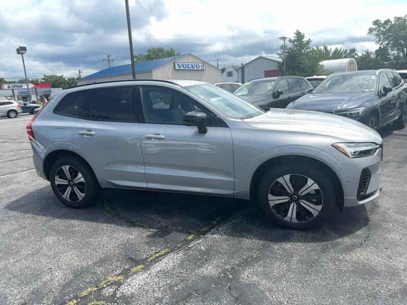 2025 Volvo XC60 T8 Plus Dark Theme