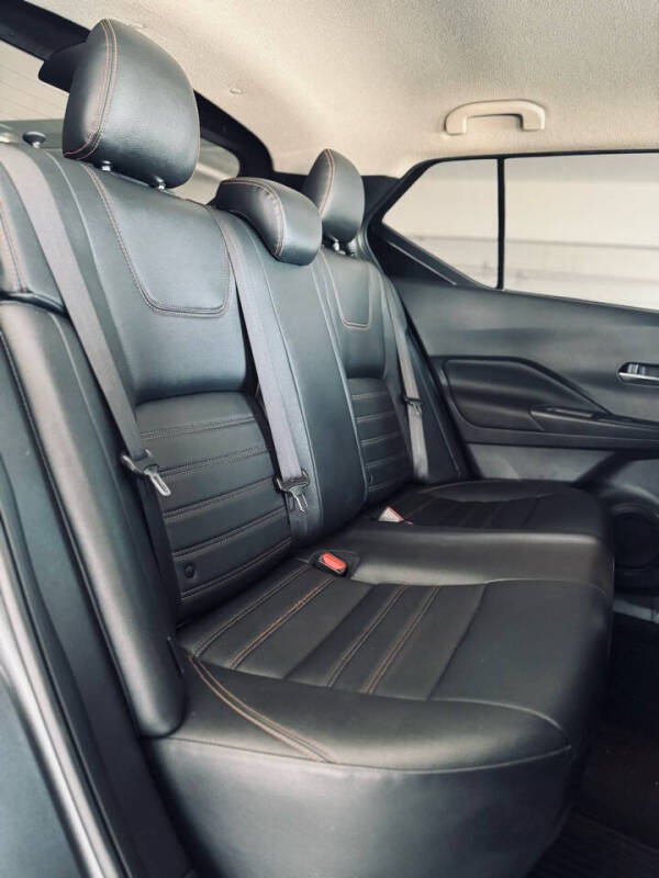 2020 Nissan Kicks SR