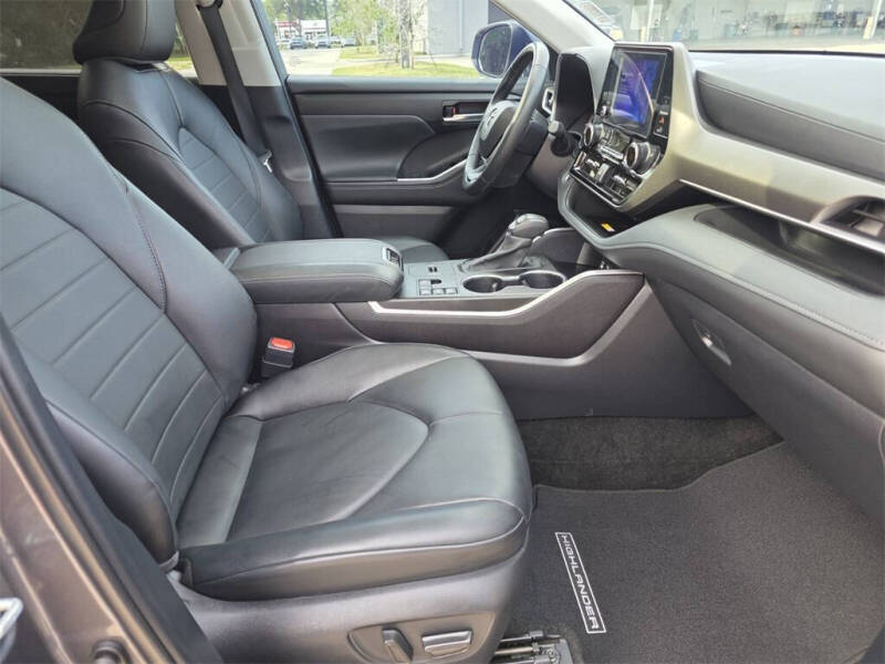 2024 Toyota Highlander XLE