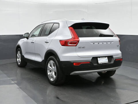2021 Volvo XC40 T5 Momentum