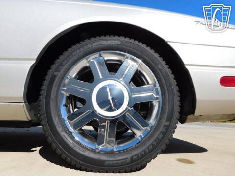 2005 Ford Thunderbird Deluxe