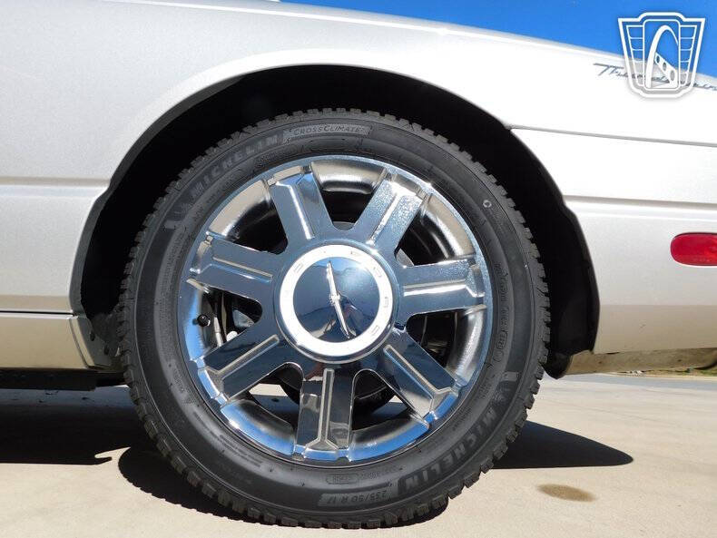 2005 Ford Thunderbird Deluxe