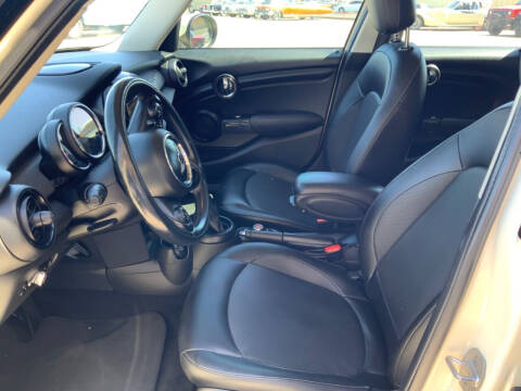 2017 MINI Hardtop 4 Door Cooper
