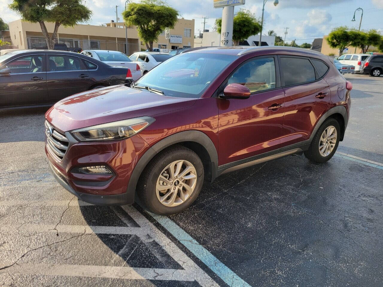 2016 Hyundai Tucson - $9,995