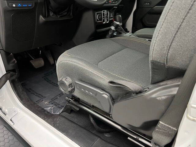 2024 Jeep Wrangler Sahara 4xe