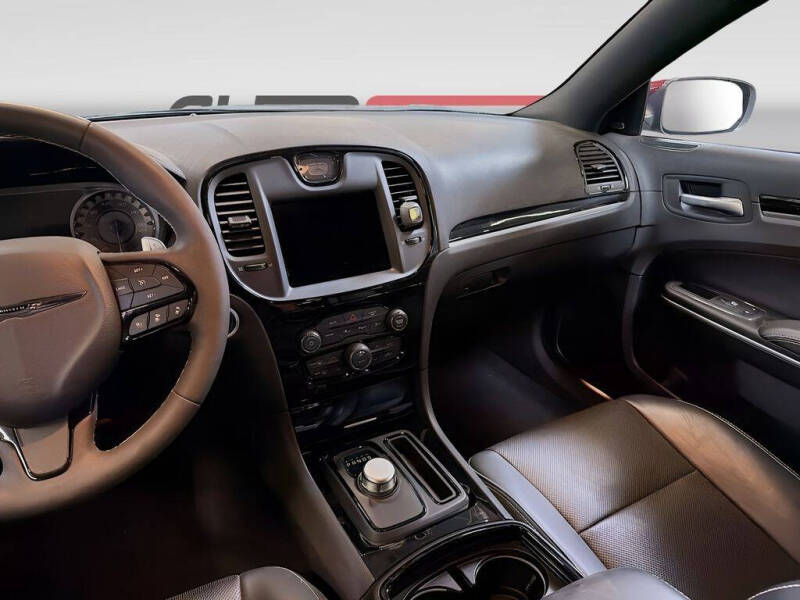 2023 Chrysler 300 S V8