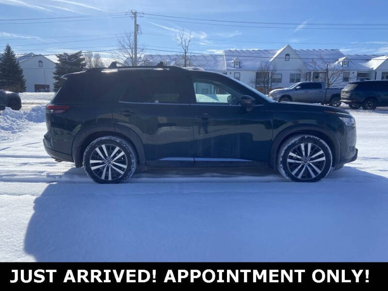 2022 Nissan Pathfinder Platinum