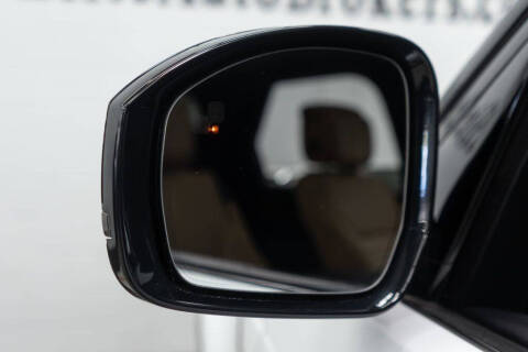 2024 Land Rover Discovery P300 Dynamic SE