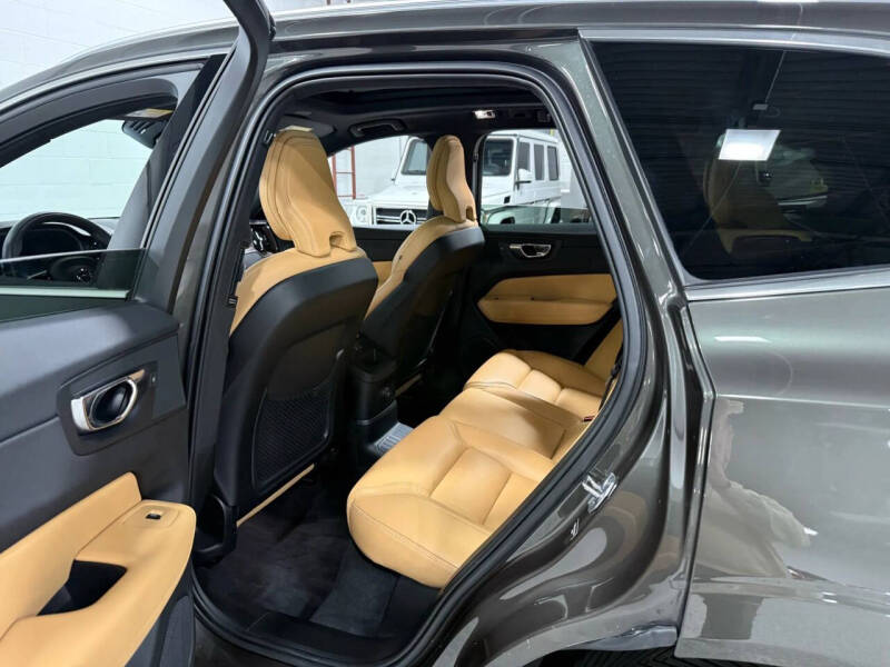 2021 Volvo XC60 Recharge T8 Inscription