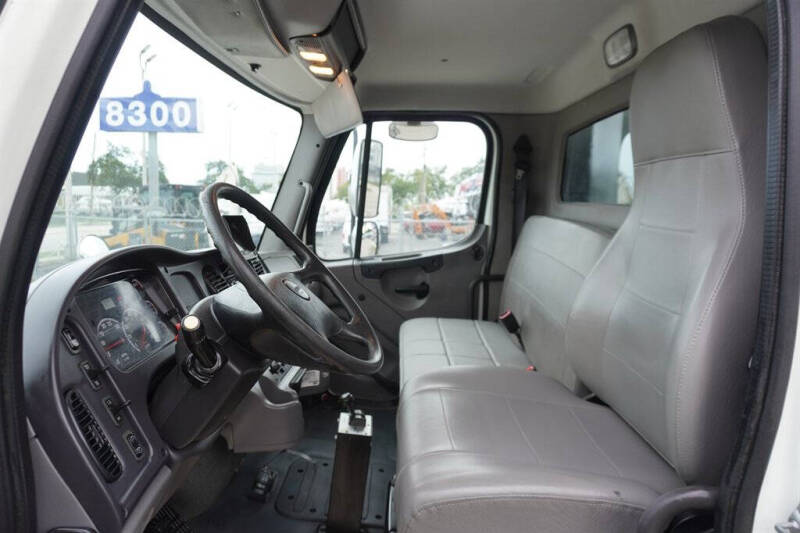 2015 Freightliner M2 106