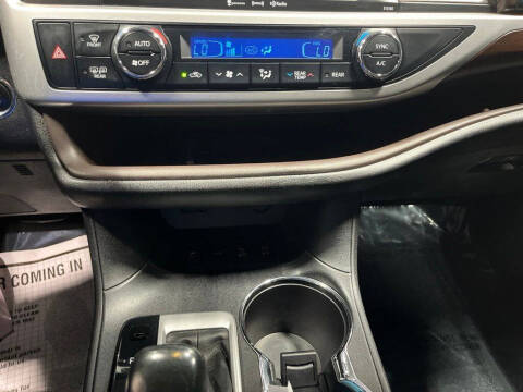 2016 Toyota Highlander Limited Platinum