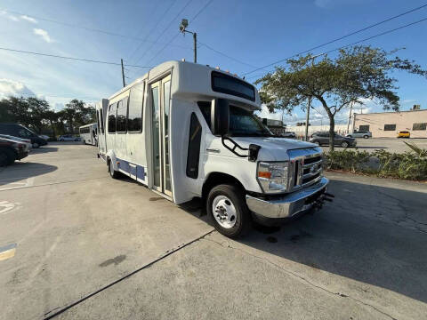 2017 Ford E-Series E-450 SD