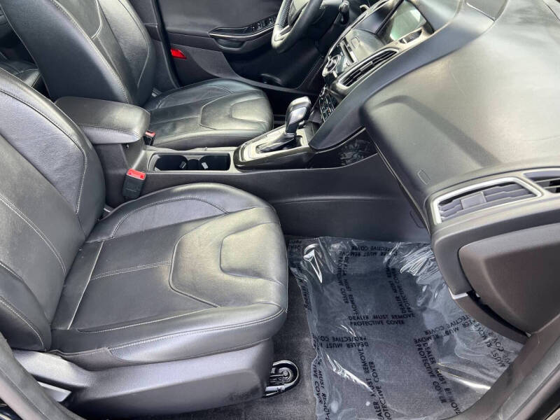 2017 Ford Focus Titanium