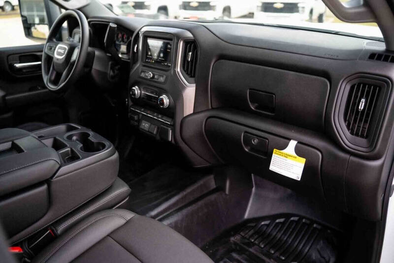 2025 GMC Sierra 2500HD Pro