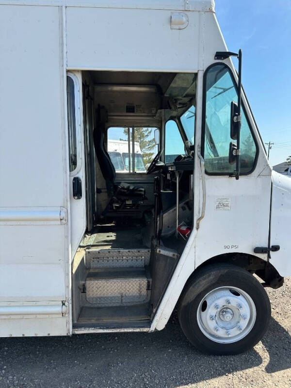 2010 Freightliner MT45 Chassis