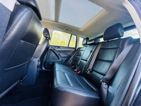 2012 Volkswagen Tiguan SEL 4Motion