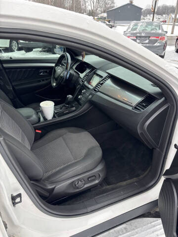 2016 Ford Taurus SEL