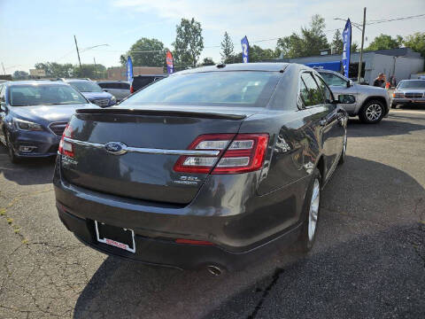 2017 Ford Taurus SEL