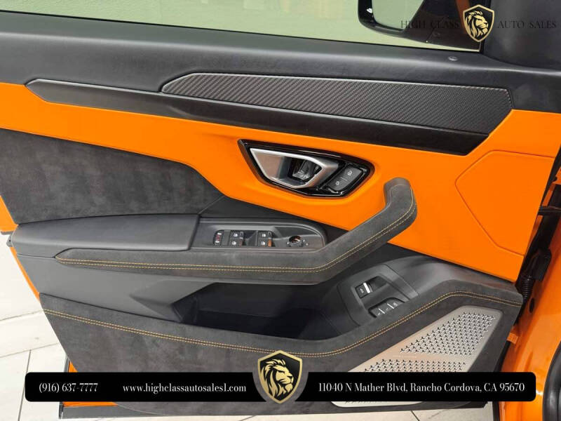 2023 Lamborghini Urus S