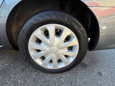 2016 Nissan Versa 1.6 SV