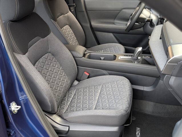 2025 Nissan Kicks SV