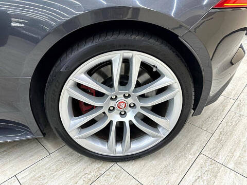 2016 Jaguar F-TYPE R