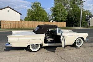 1957 Ford Thunderbird 19